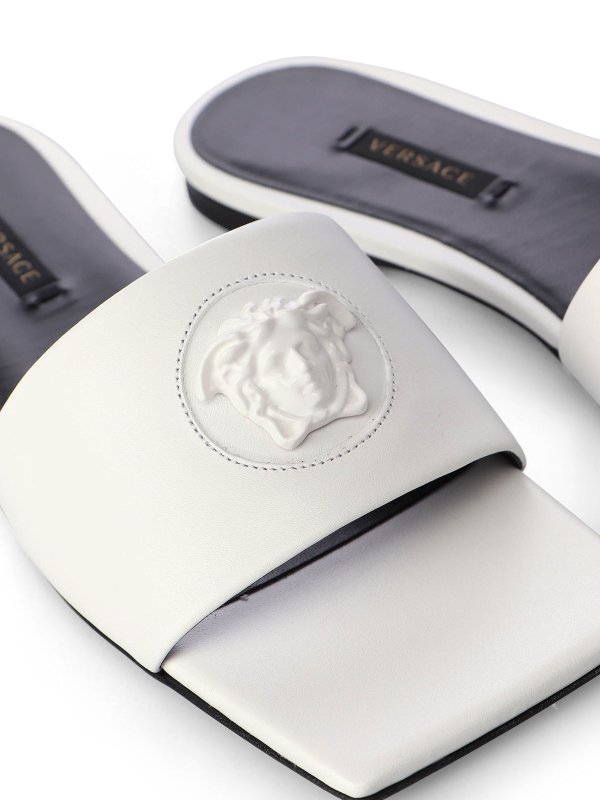 サンダル - Medusa shop online: VERSACE