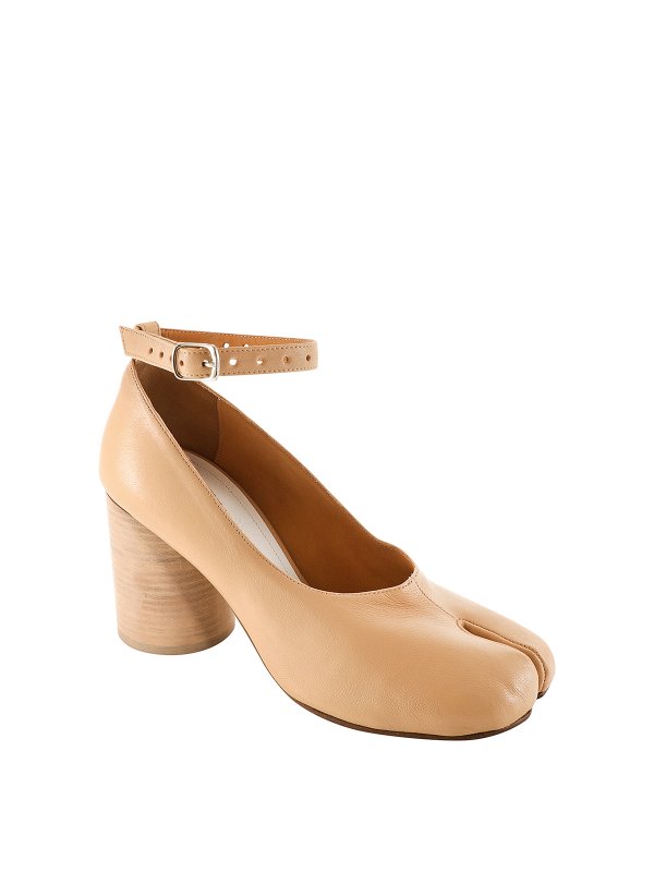 Maison Margiela: court shoes online - Tabi slingback