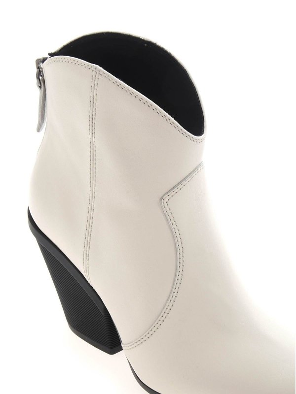 アンクルブーツ - クリーム shop online: HOGAN