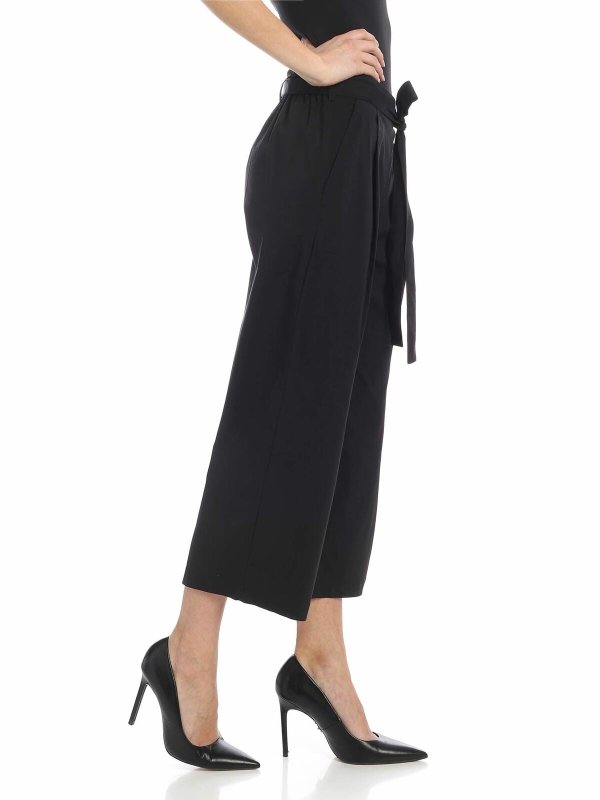 DKNY: casual trousers online - Crop pants in black with bow at the waist