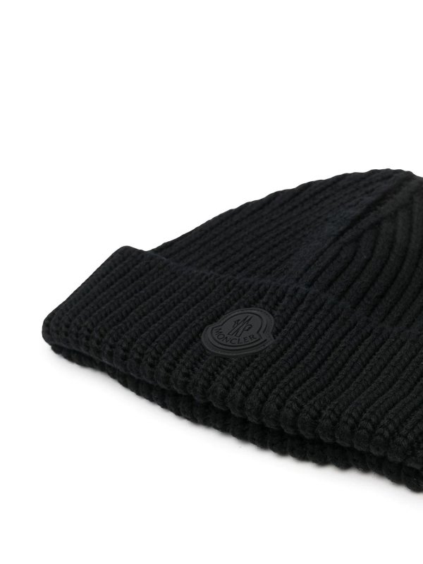 MONCLER: beanies online - Logo-patch ribbed beanie