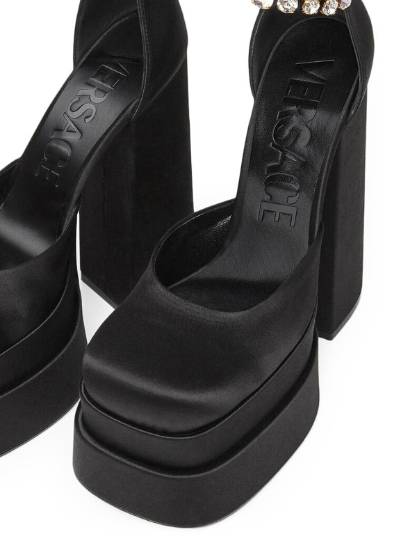 iKRIX VERSACE: サンダル - パンプス - 黒