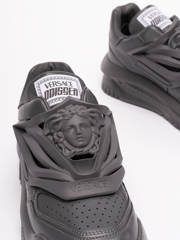 Sneaker - Grau shop online: VERSACE