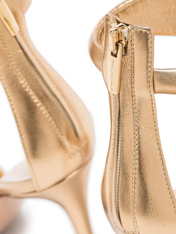 Gianvito Rossi: サンダル online - サンダル - ブロンズ