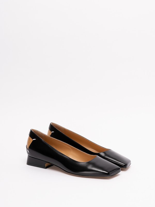 Maison Margiela: flat shoes online - Leather flats