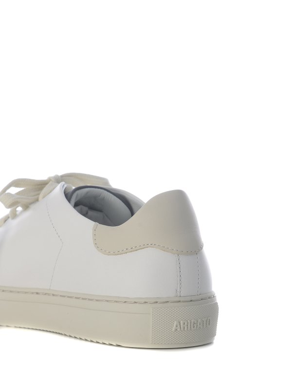 スニーカー - 白 shop online: AXEL ARIGATO