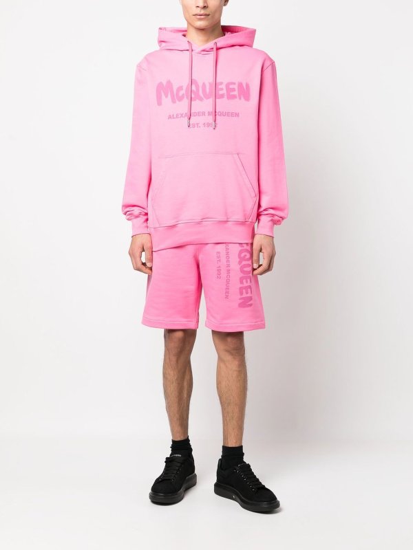 ALEXANDER MCQUEEN: pantaloni shorts online - Shorts in cotone con stampa logo