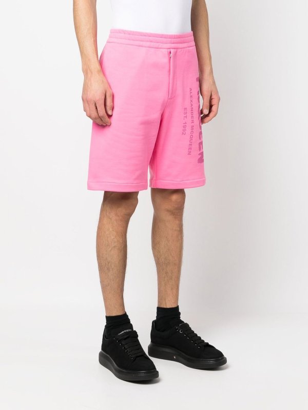 iKRIX ALEXANDER MCQUEEN: pantaloni shorts - Shorts in cotone con stampa logo