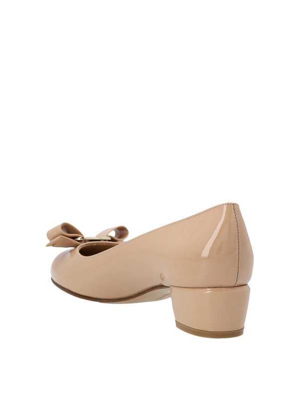 FERRAGAMO: court shoes online - Vara 1 pumps