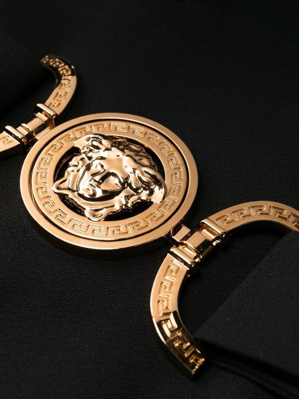 ニーレングスドレス shop online 膝丈ドレス - Medusa