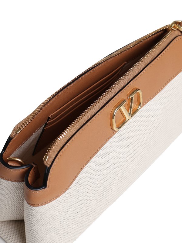 クラッチバッグ - ヌードカラー shop online: VALENTINO GARAVANI