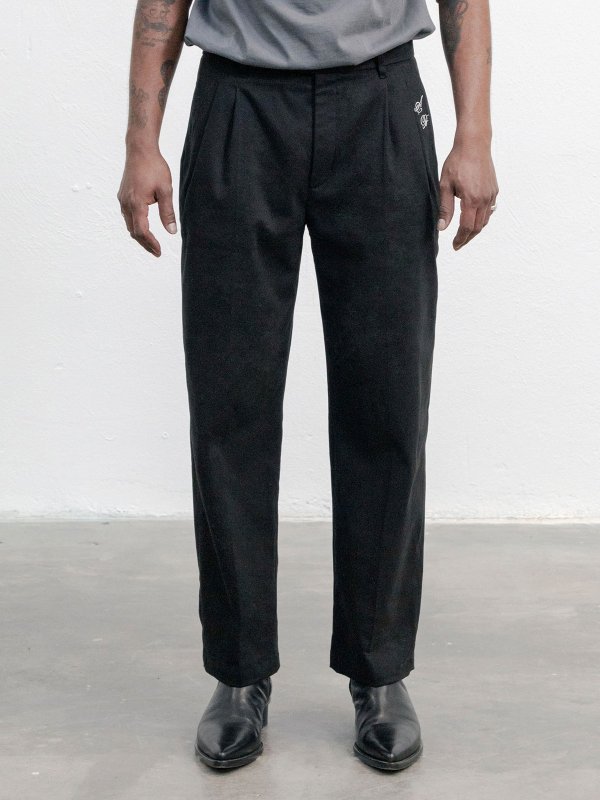 Pantaloni 1926 Replica 
online: ASCEND BEYOND