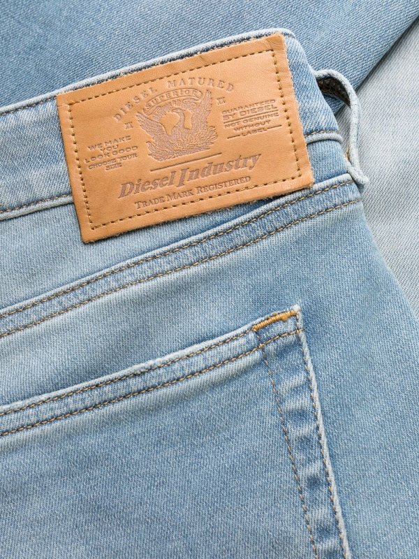 ストレートジーンズ - ライトウォッシュ shop online: DIESEL