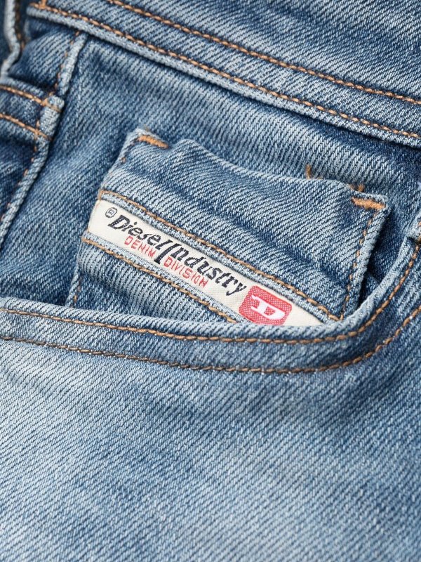 ストレートジーンズ shop online ストレートジーンズ - ライトウォッシュ