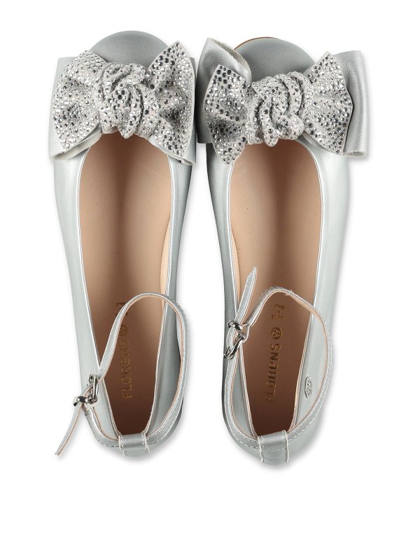 フラットシューズ - 銀 shop online: FLORENS