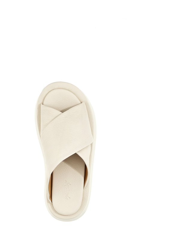The Best Shops Marsèll: Sandalen - Flache Pantoletten Beige