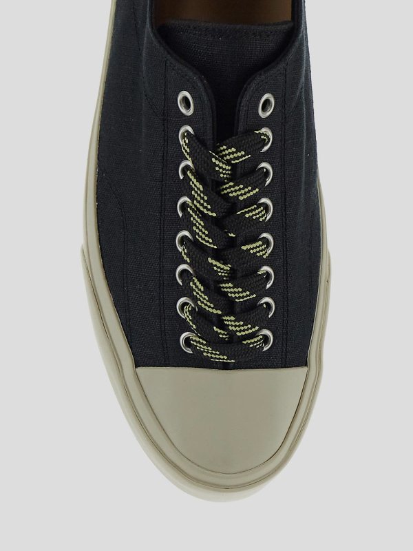 Sneakers shop online: OAMC