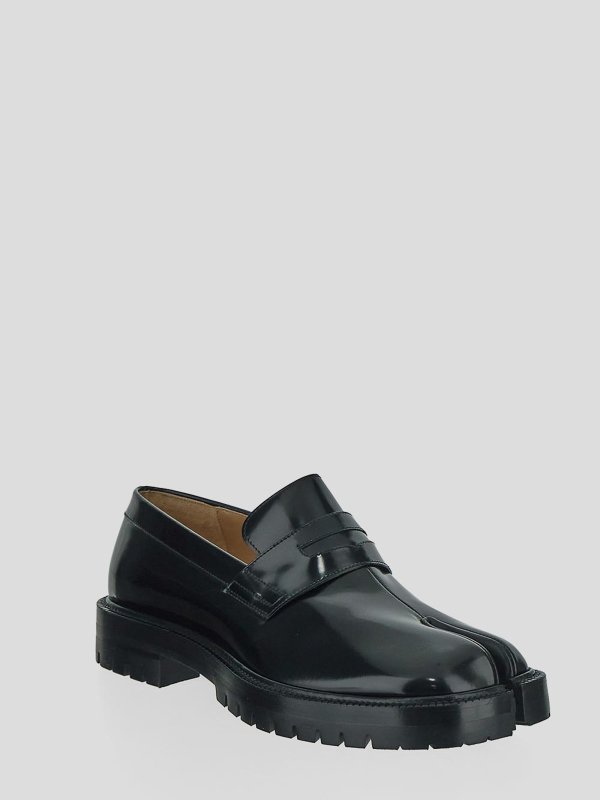 Maison Margiela: Mocassini e slippers online - Mocassini Tabi in pelle spazzolata