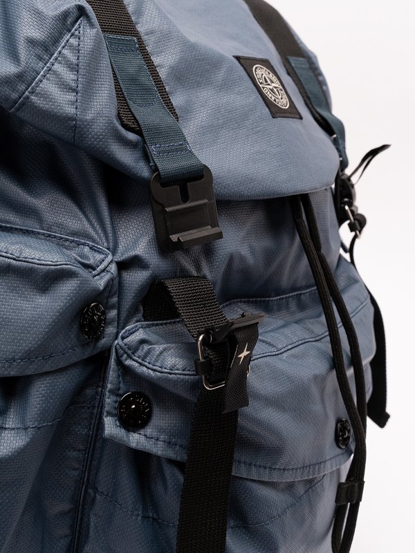 バックパック - ダークブルー shop online: STONE ISLAND