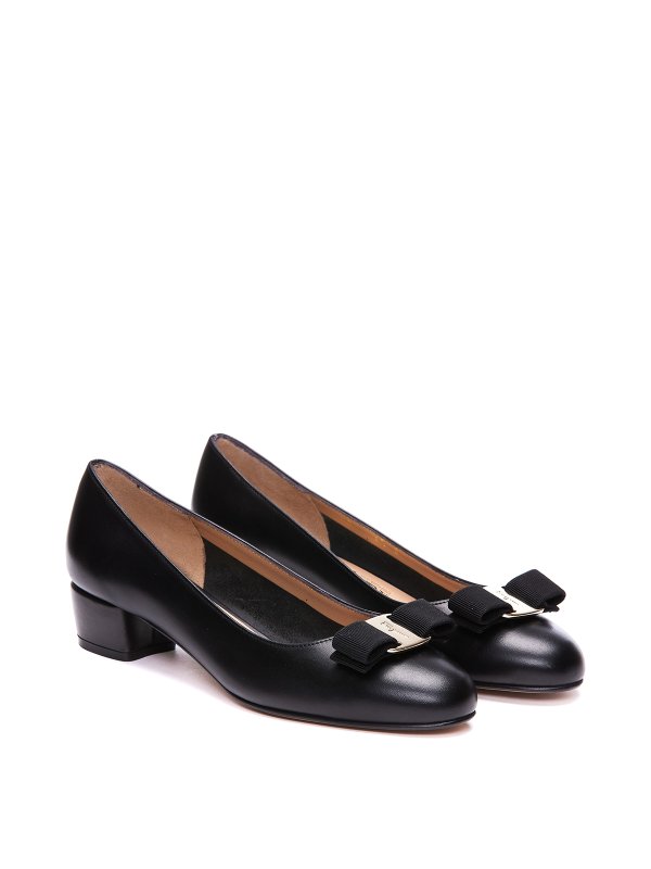 Pumps - Schwarz shop online: SALVATORE FERRAGAMO