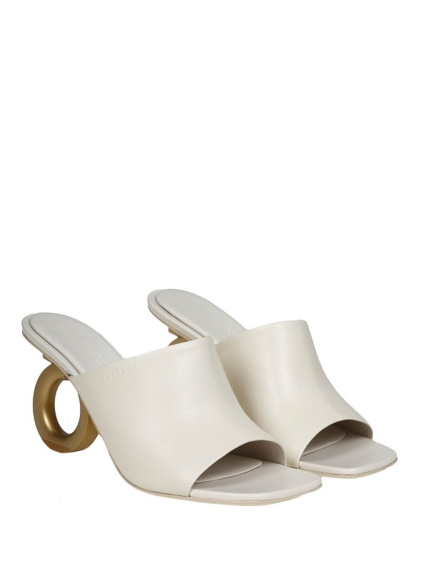 The Best Shops SALVATORE FERRAGAMO: サンダル - サンダル - 金