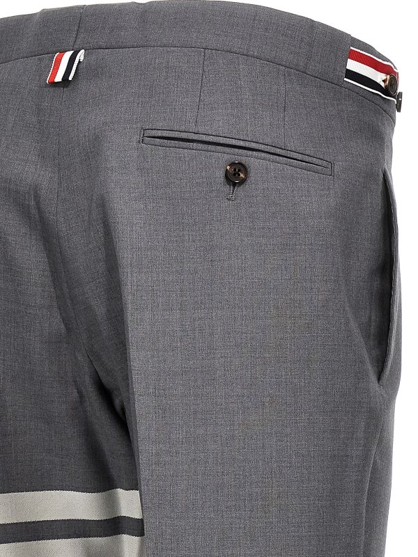 カジュアルパンツ - グレー shop online: THOM BROWNE