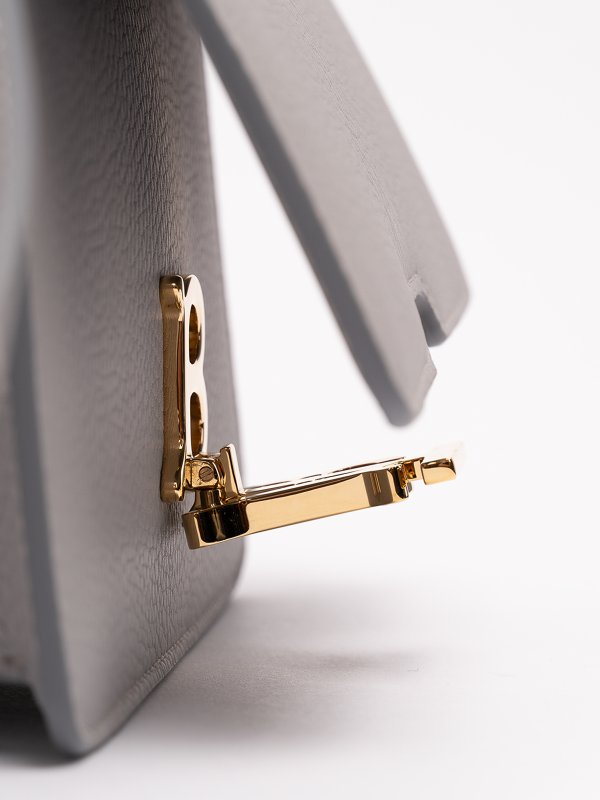 クロスボディバッグ - グレー shop online: BURBERRY