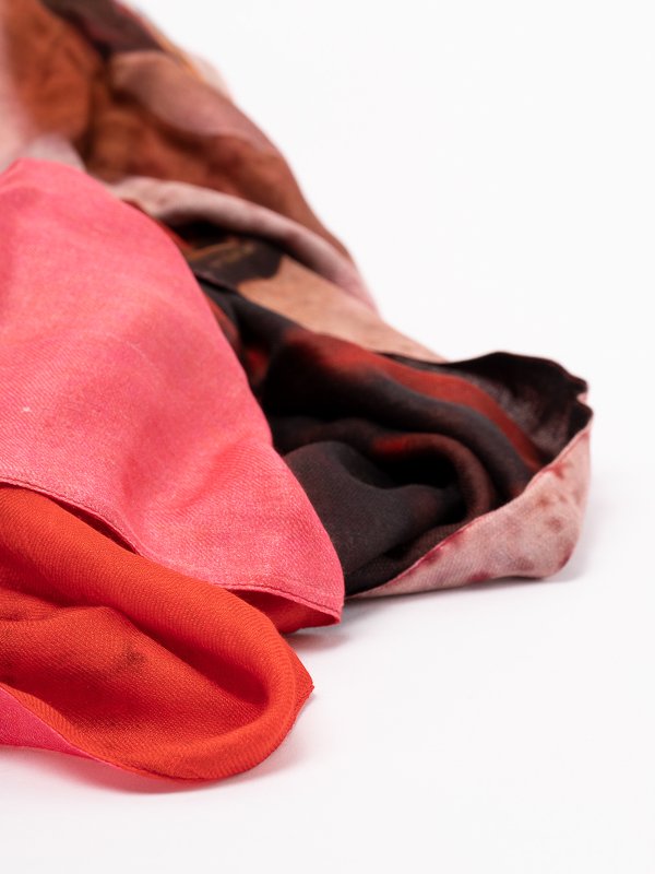 TALKING WALLS: scarves online - scarve