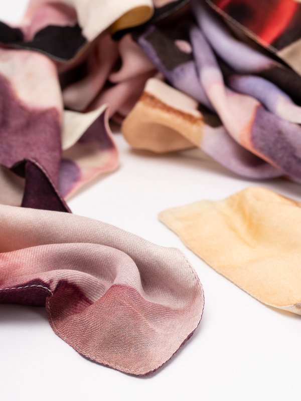 TALKING WALLS: scarves online - scarve