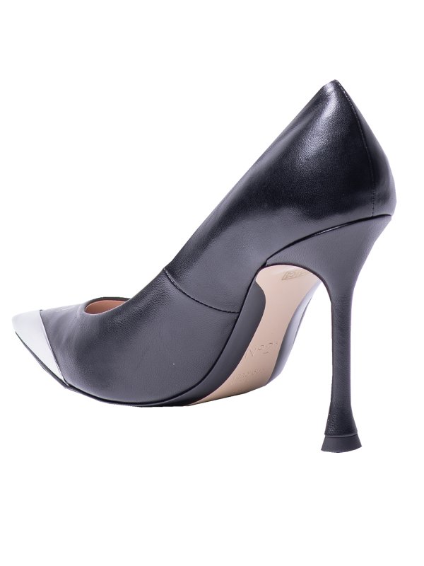 The Best Shops N°21: court shoes - Logo pumps
