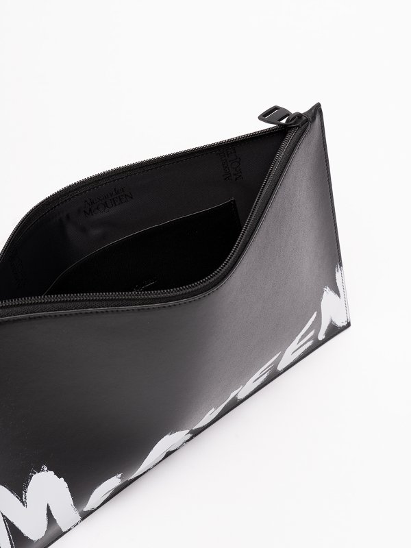 Pochette piatta con zip `mcqueen graffiti` shop online: ALEXANDER MCQUEEN