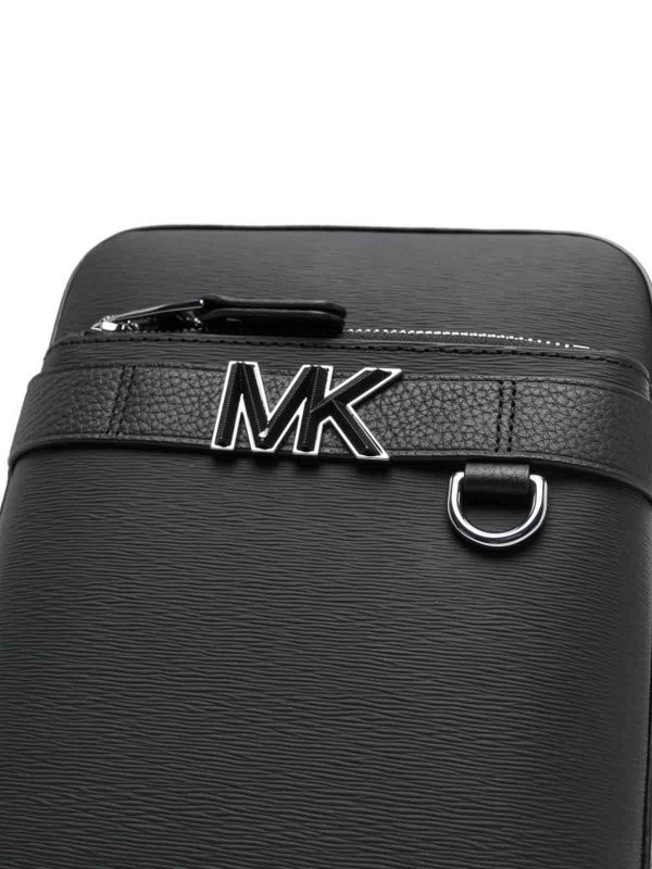 Flight bag shop online: MICHAEL KORS