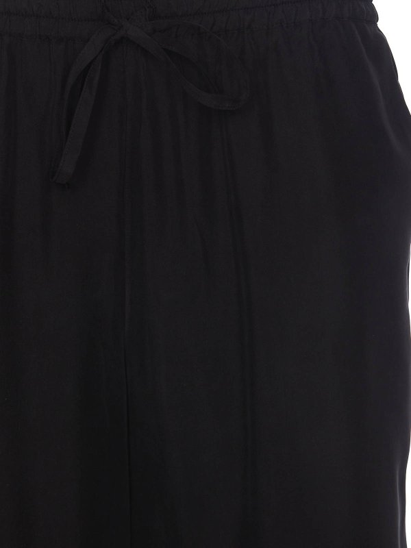 Shorts - Schwarz shop online: P.A.R.O.S.H.