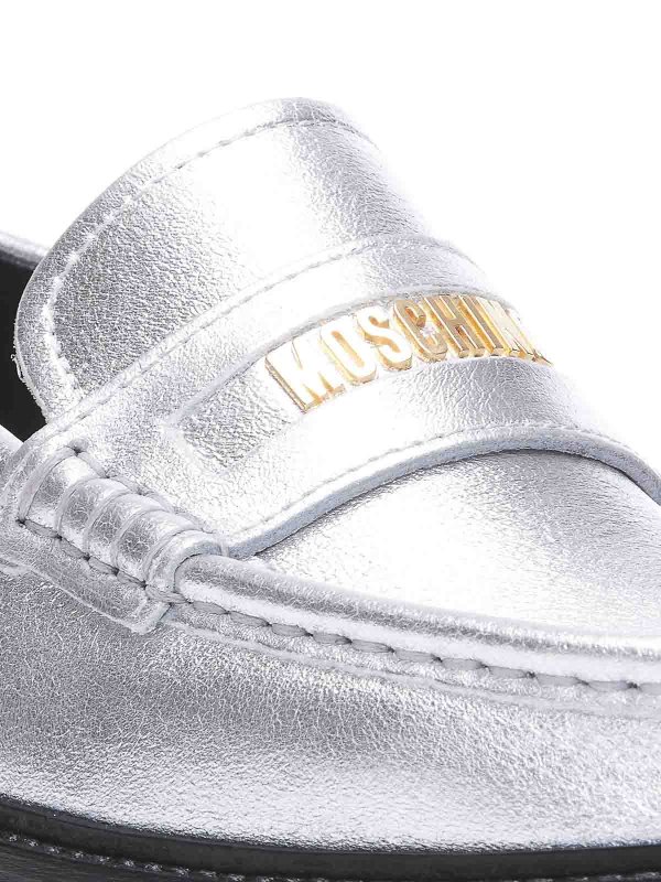 The Best Shops MOSCHINO: ロファー＆スリッパ - ローファー - 銀