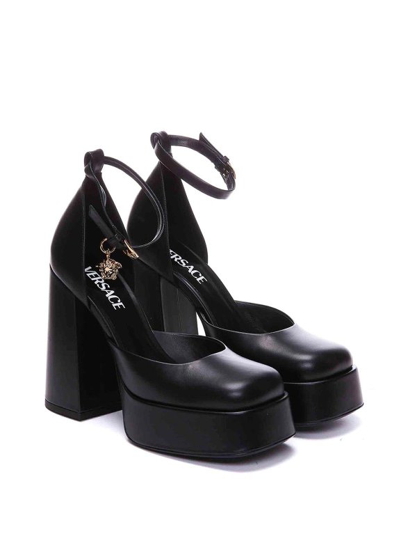 パンプス - Aevitas shop online: VERSACE