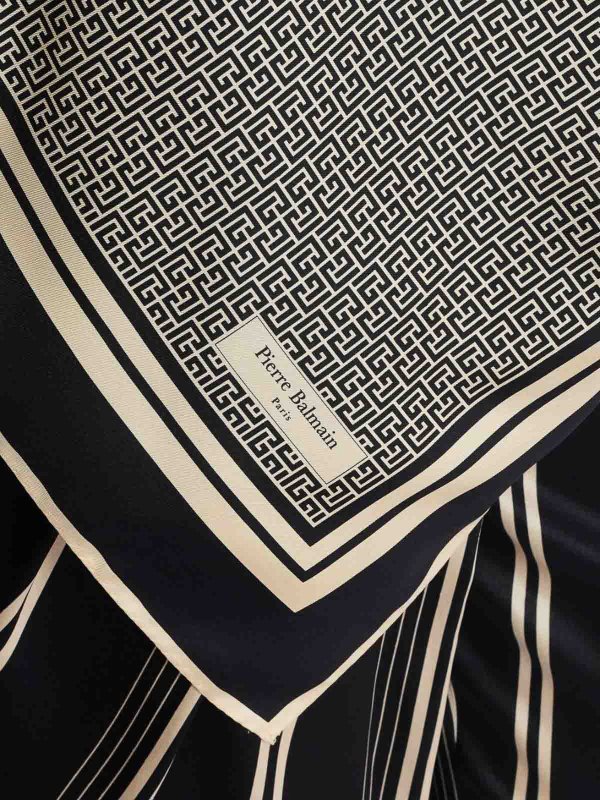 The Best Shops Balmain: Asymmetric cloth top