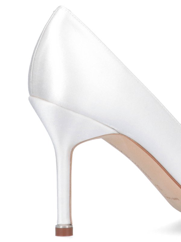 Pumps shop online: MANOLO BLAHNIK