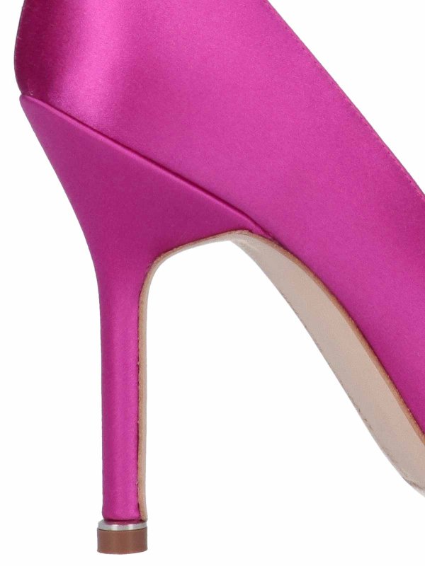 Pumps shop online: MANOLO BLAHNIK