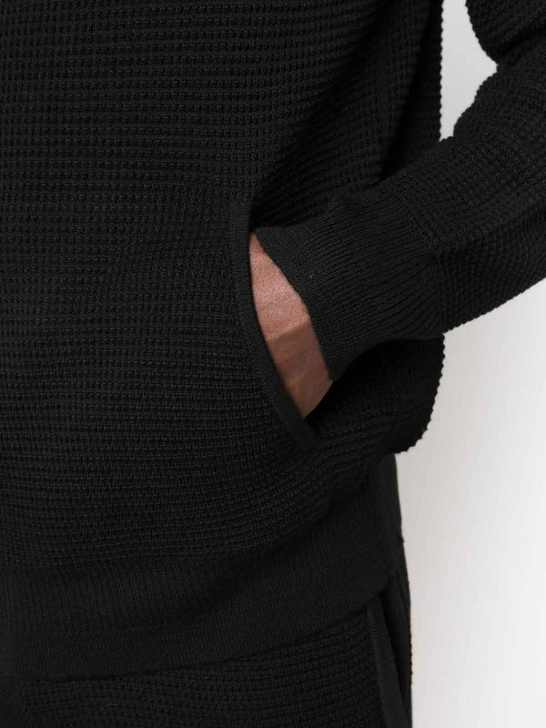 スウェットシャツ/セーター - 黒 shop online: EMPORIO ARMANI