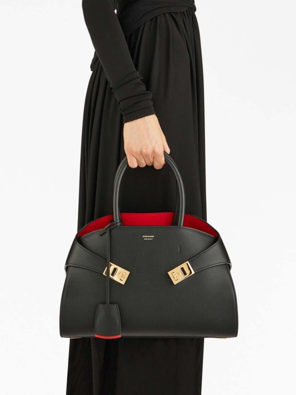 Hug small leather handbag shop online: FERRAGAMO
