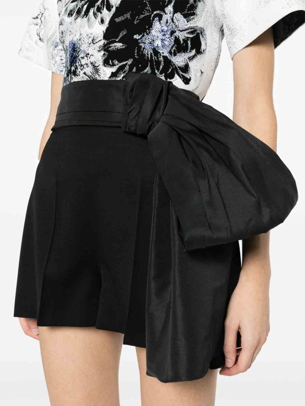 ALEXANDER MCQUEEN: トラウザーショーツ online - ショートパンツ - 黒