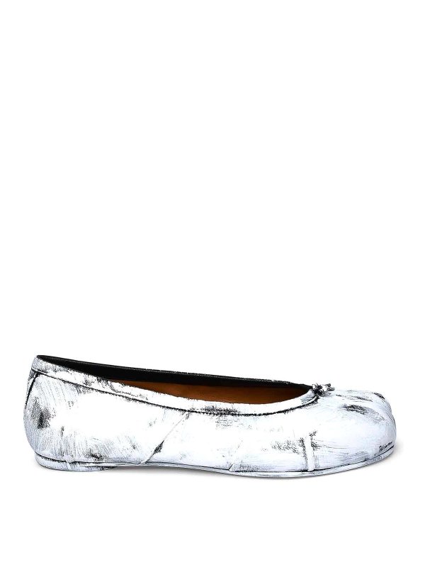 Maison Margiela: flat shoes - Dancer Tabi Varnish