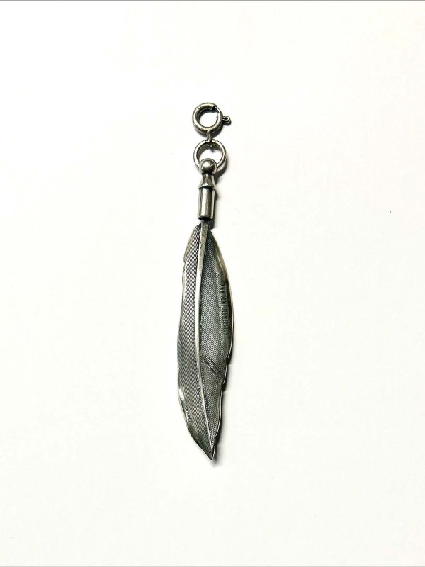 ANN DEMEULEMEESTER: Necklaces & Chokers online - Roba large silver feather charm