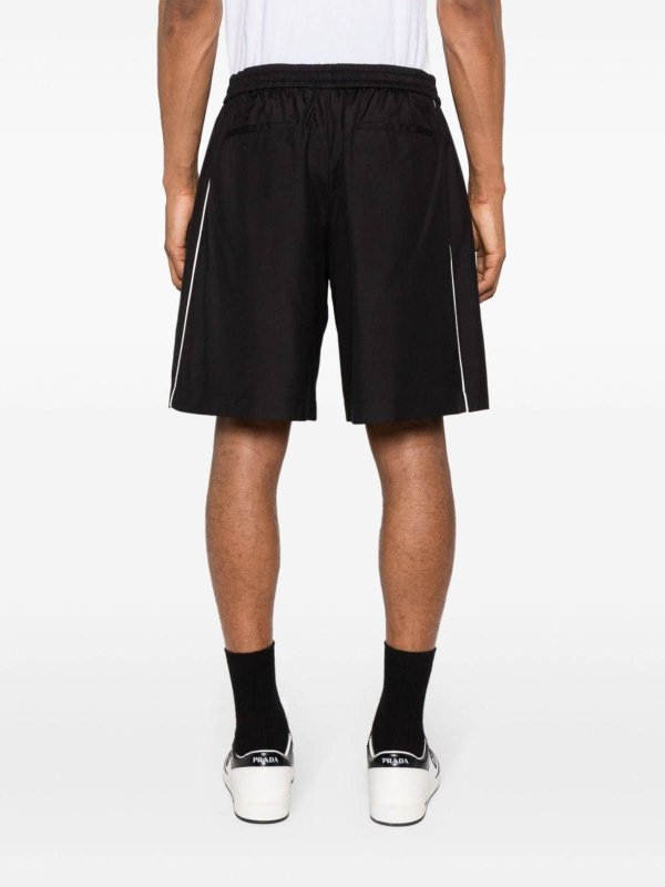 ショートパンツ - 黒 shop online: VALENTINO