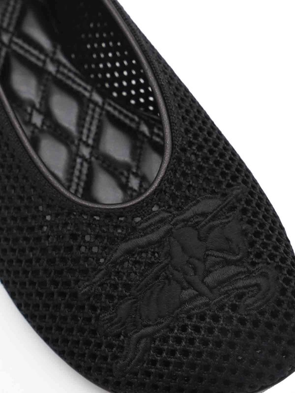 フラットシューズ - 黒 shop online: BURBERRY