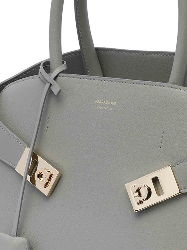 Shopper - Grau shop online: FERRAGAMO