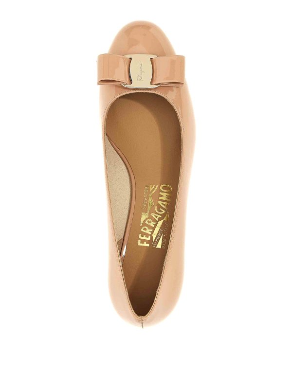 Pumps - Beige shop online: FERRAGAMO
