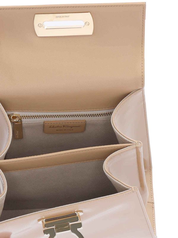 Handbag shop online: FERRAGAMO