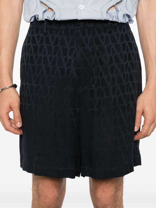 ショートパンツ - ブルー shop online: VALENTINO GARAVANI