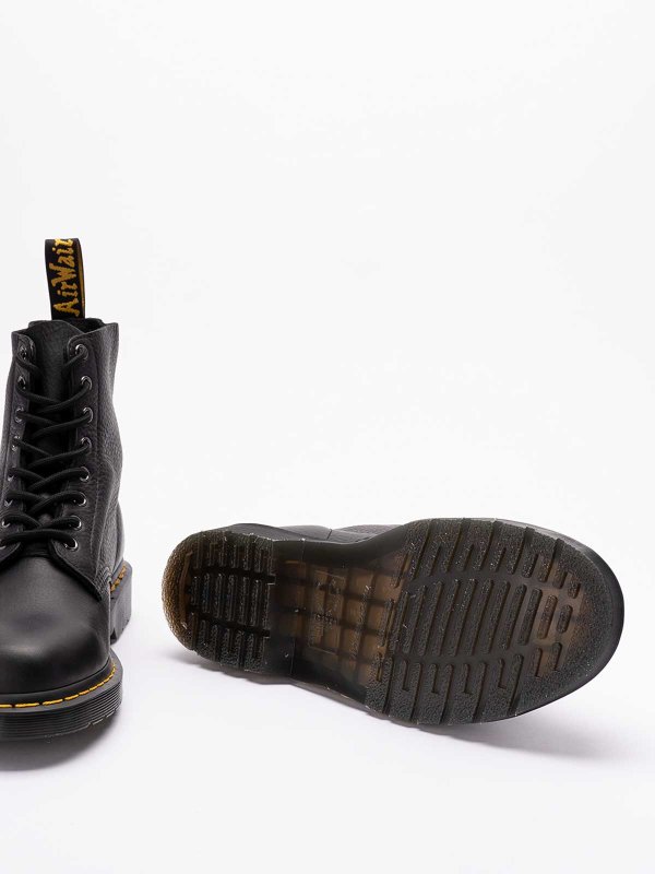 1460 Boots shop online: DR. MARTENS